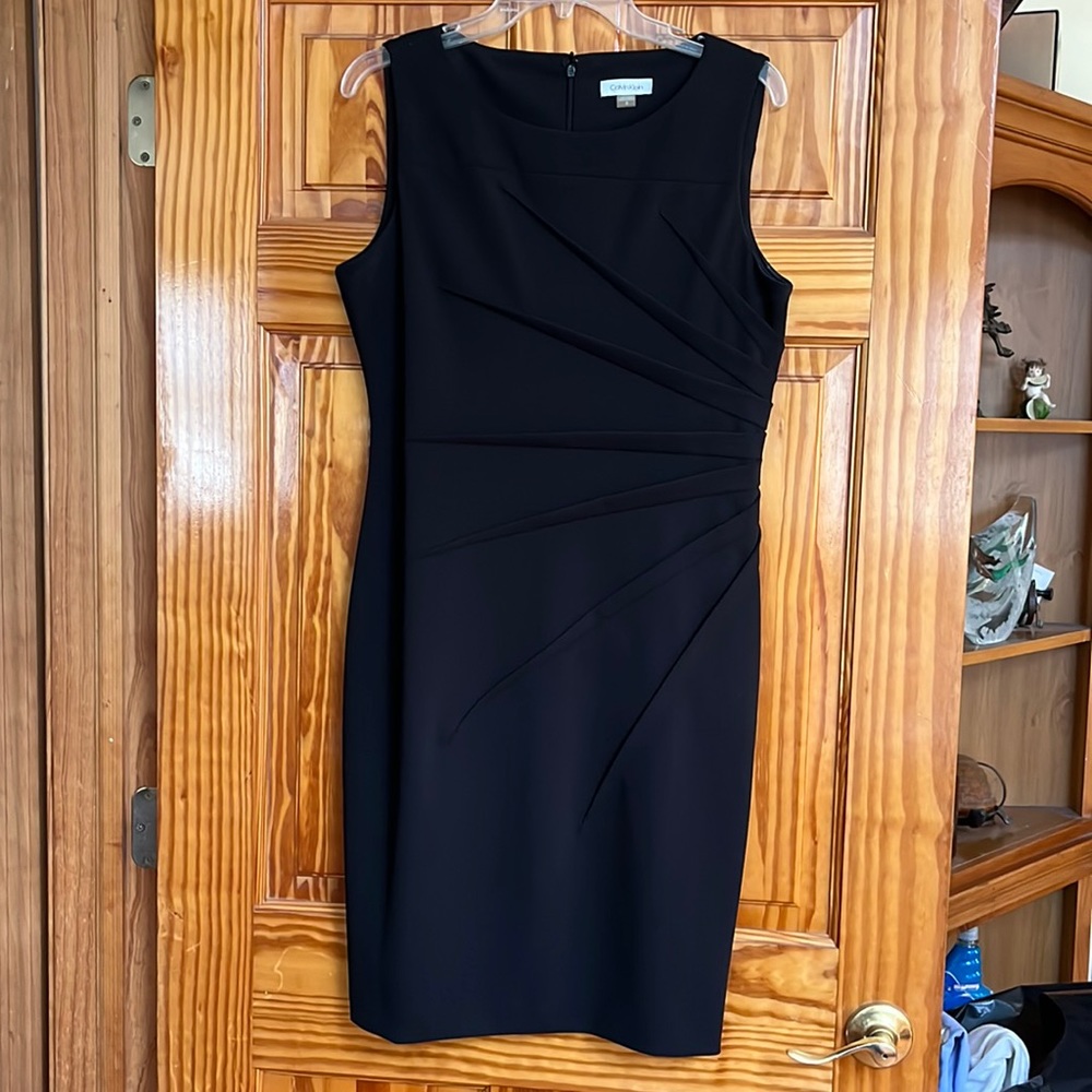Calvin Klein black crêpe shift dress size 12